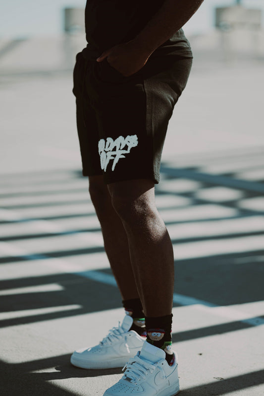 NO DAYS OFF CHENILLE SHORTS - BLACK